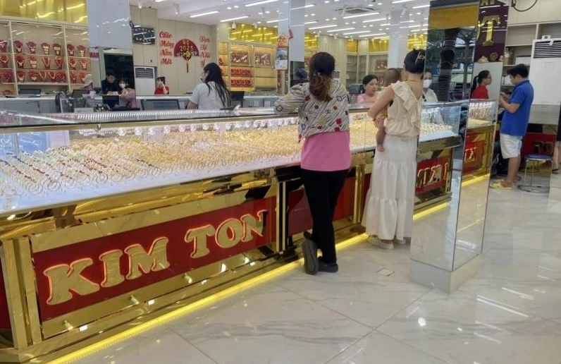 Phân tích yếu tố ảnh hưởng giá vàng 9999 Kim Tôn