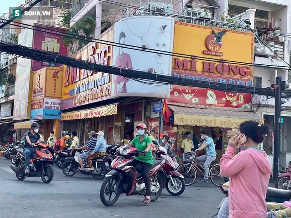 Tiệm Vàng Mi Hồng Chợ Bà Chiểu: Uy Tín Vàng Tại Sài Gòn 2026 Trang sức vàng 24K tinh xảo tại tiệm vàng